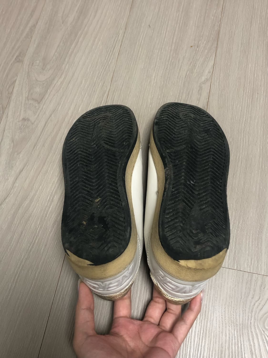 골든구스 볼스타 스니커즈 골드 (37사이즈) 상품이미지7