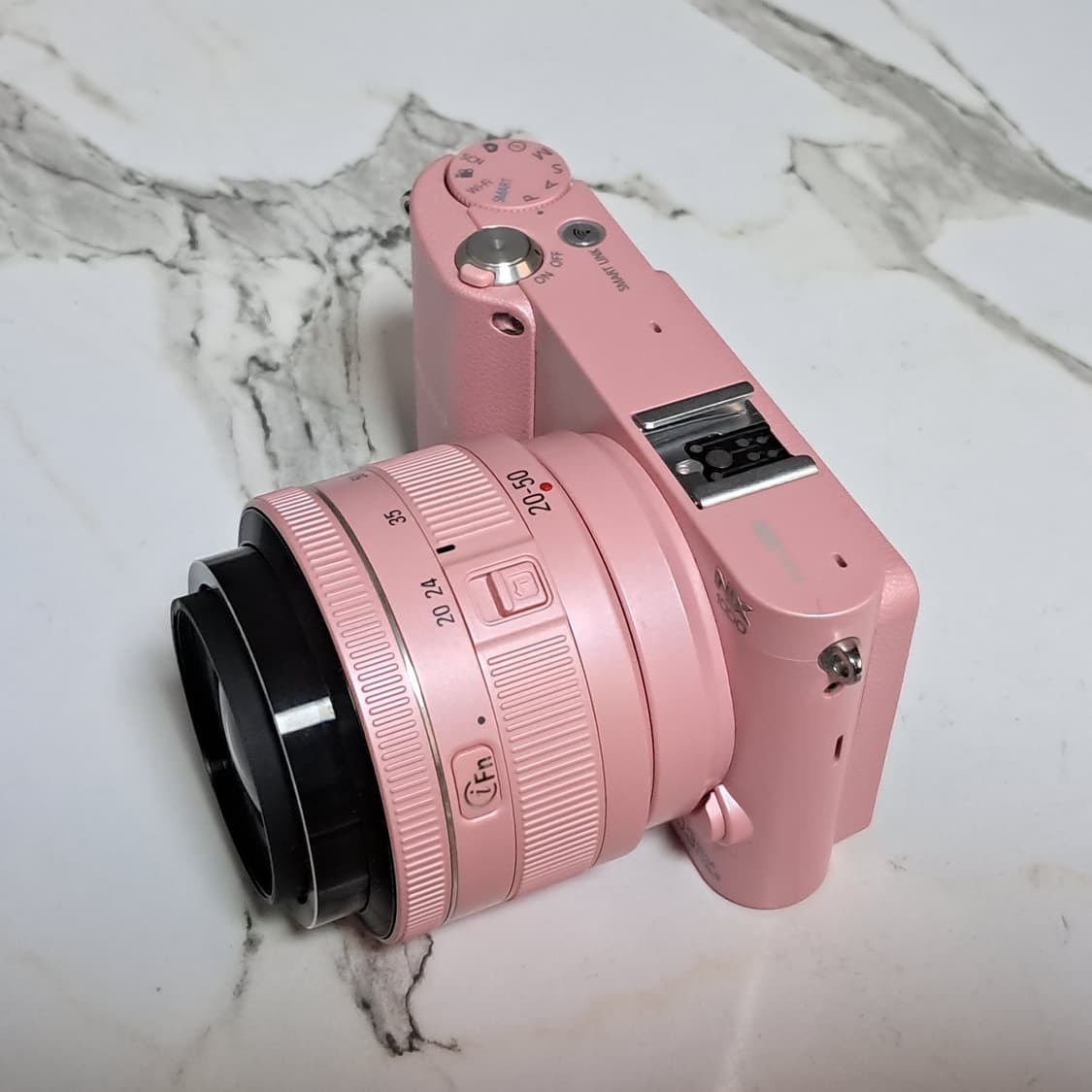 상태최상! 삼성 미러리스 NX1000 /20-50mm 렌즈 상품이미지3