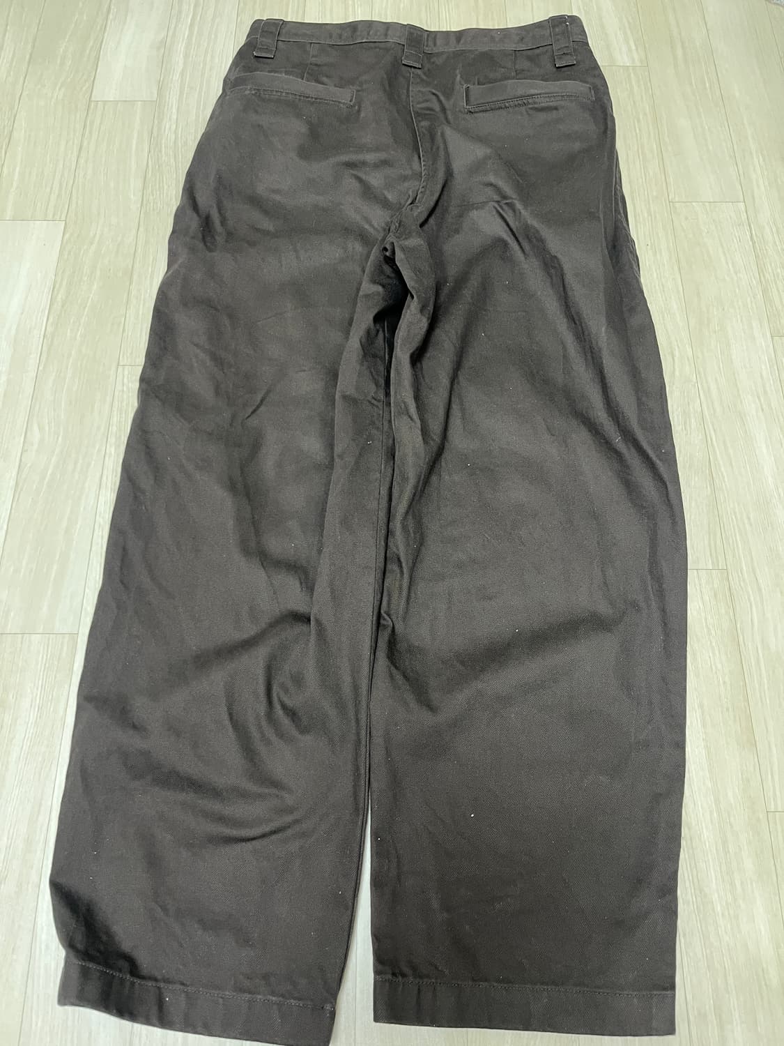 유니클로U 와이드 치노 다크브라운 상품이미지3