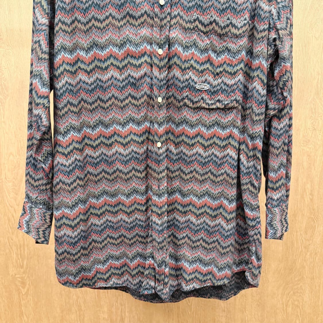 미쏘니 카라 긴팔 셔츠 지그재그 패턴 버튼다운 디테일 우오모 멀티컬러 상품이미지5