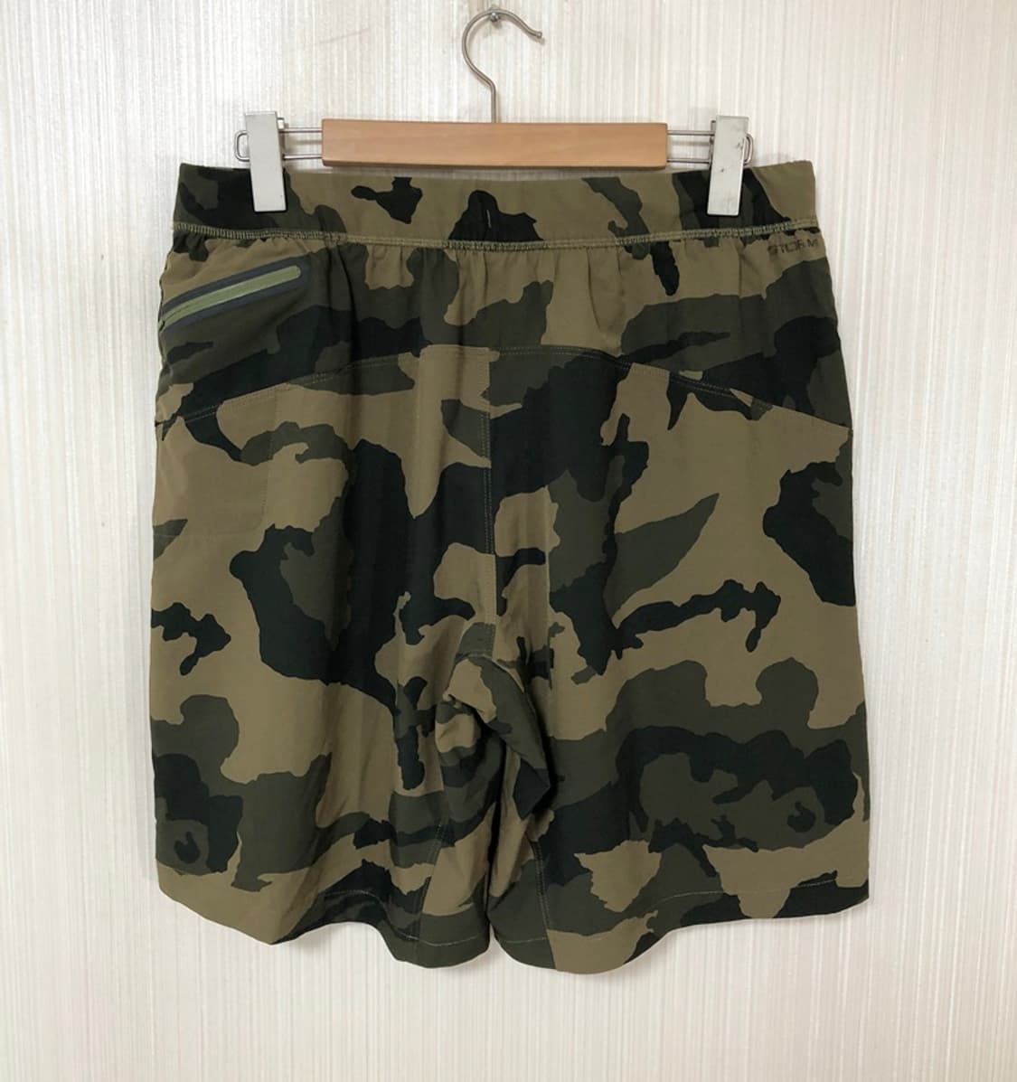 언더아머 히트기어 카모플라쥬 루즈핏 트레이닝쇼츠 XXL 상품이미지5