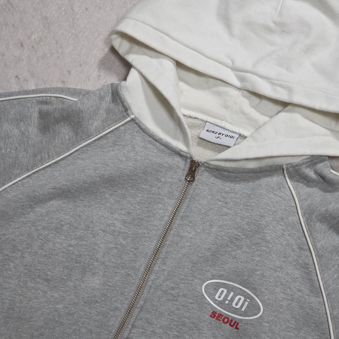 오아이오아이 그레이 사이드 라인 후드집업 상품이미지2