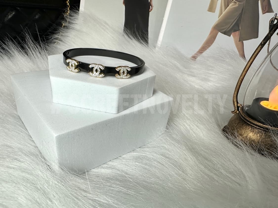 샤넬 골드 CC 포인트 크리스탈 팔찌 상품이미지7