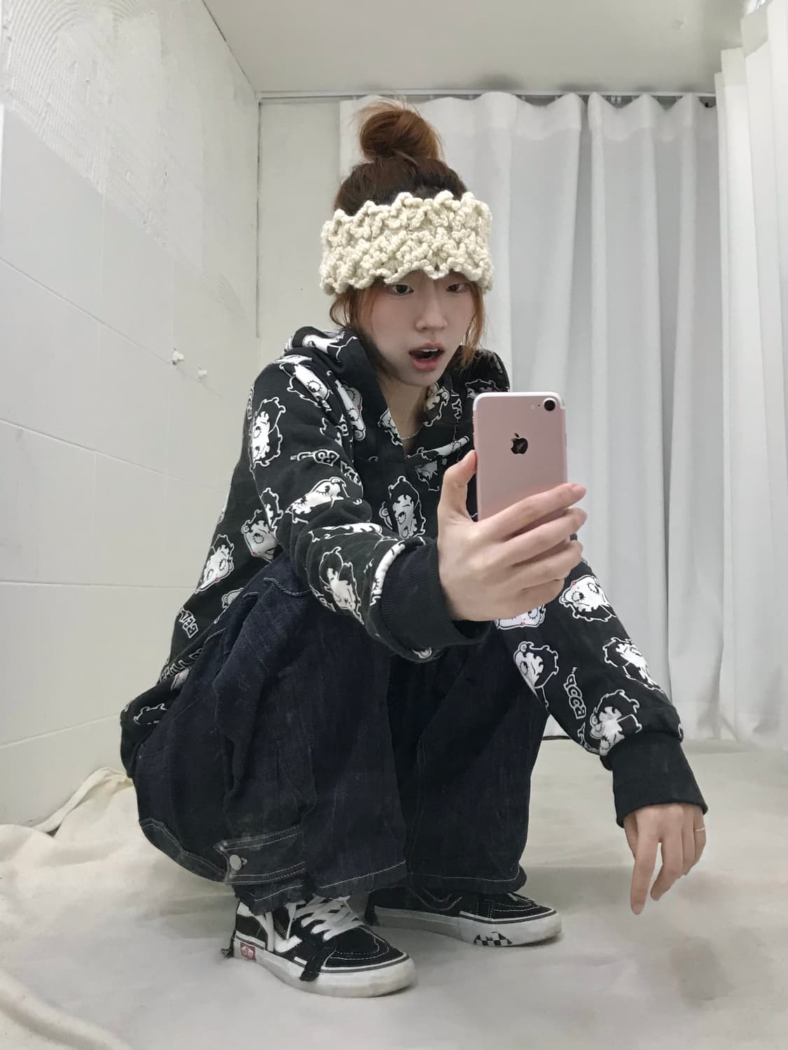 베티붑 블랙 패턴 기모 후드티 상품이미지3