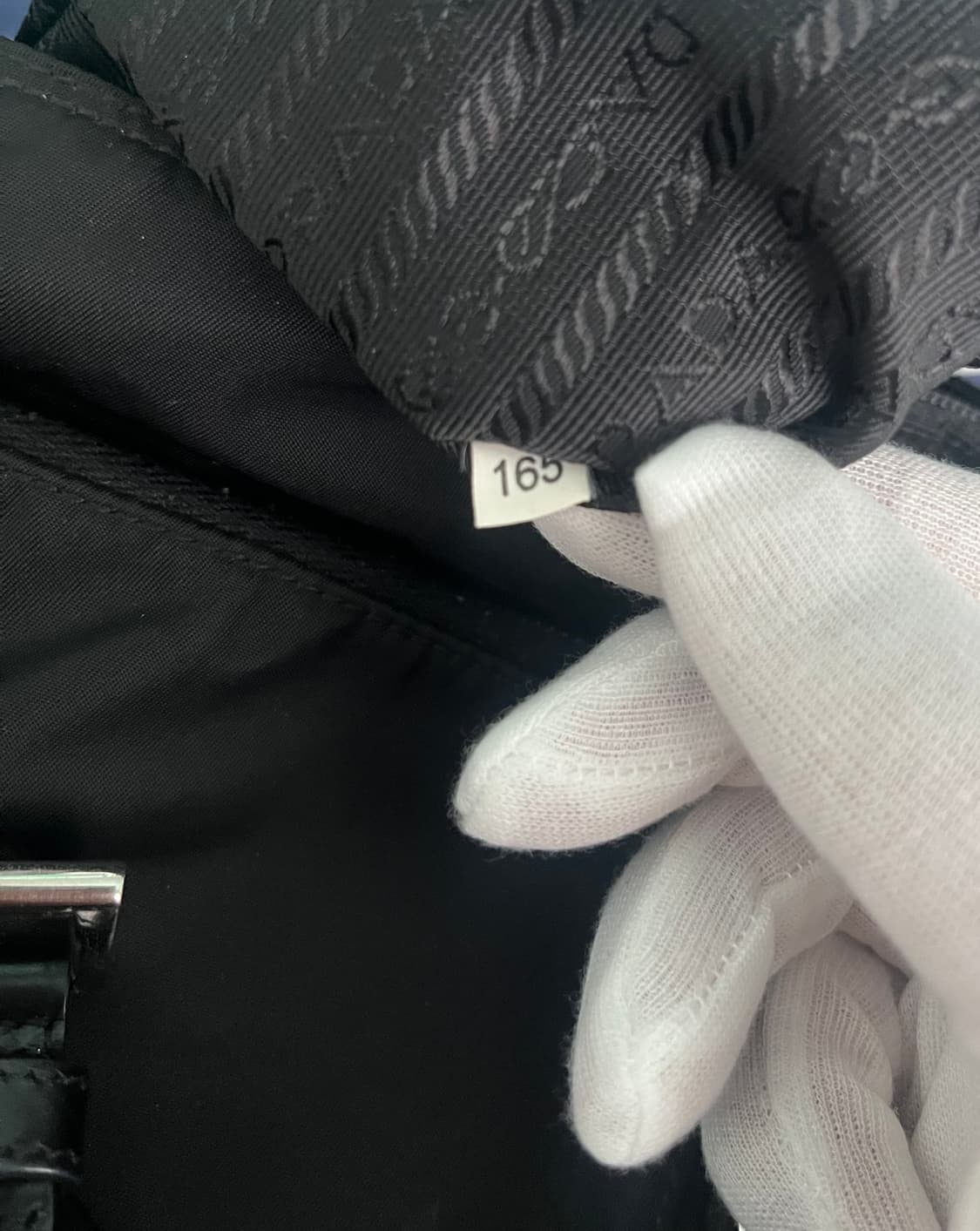 [OS] 프라다 포코노 리나일론 멀티 포켓 버클 크로스백 상품이미지7