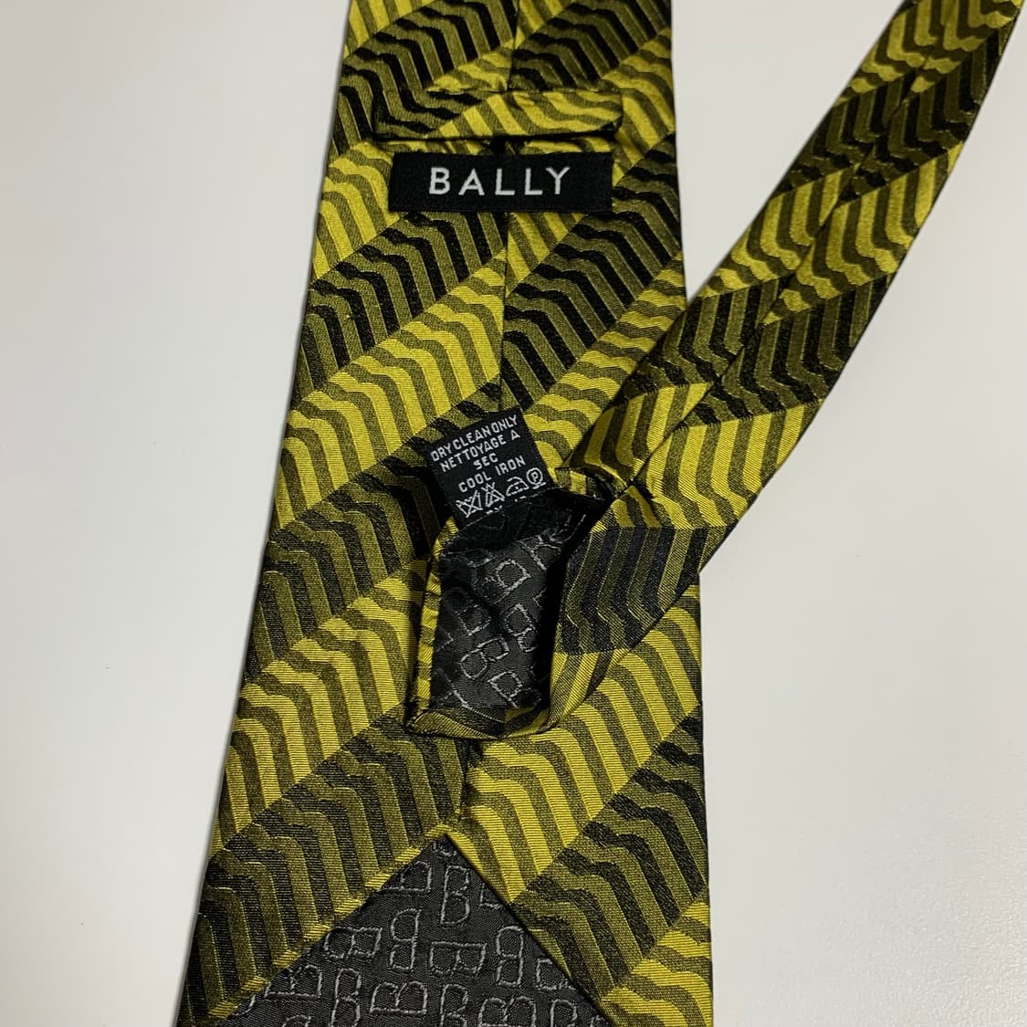 발리(BALLY) 명품 레지멘탈 클래식넥타이 최상급 A+등급 상품이미지7