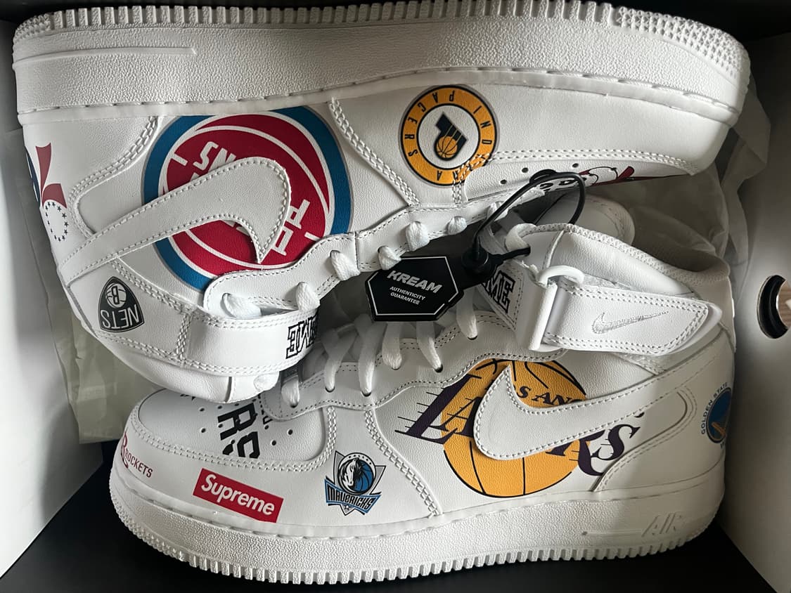[새상품] 나이키 x 슈프림 에어포스 1 미드 NBA 화이트 270 /  상품이미지3