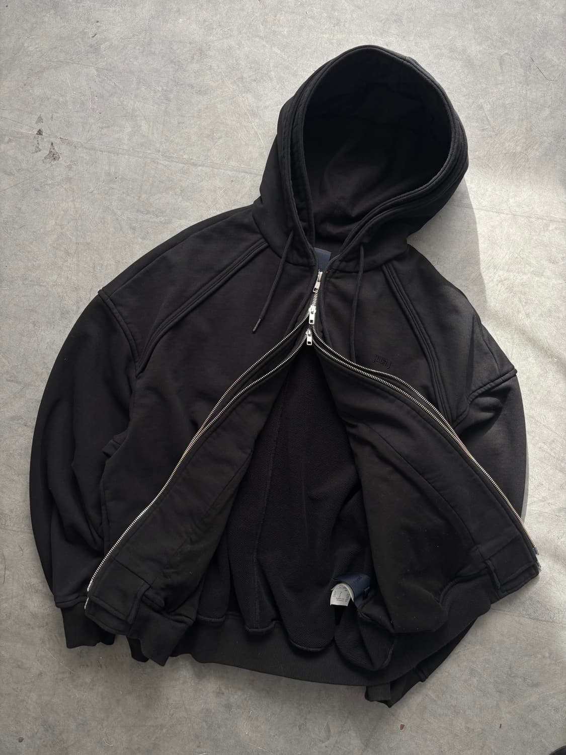 Juun.J 준지 25FW 블랙 더블 레이어드 후드 집업 상품이미지4