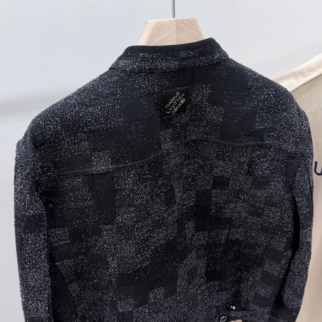 [S+급/48] 25SS 루이비통 다모플라주 부클레 데님 자켓 블랙 상품이미지5