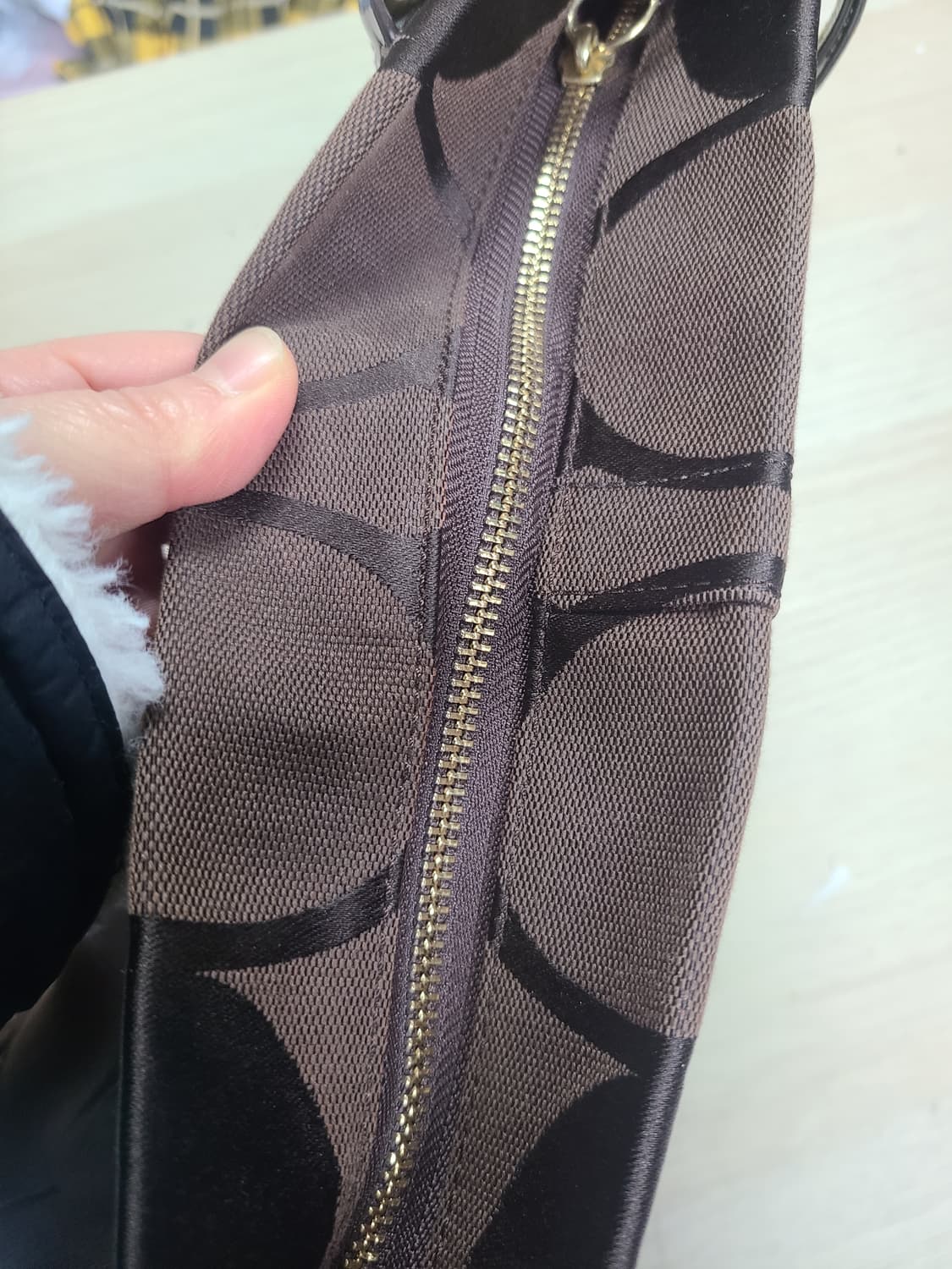 코치 브라운 시그니처 숄더백 상품이미지7