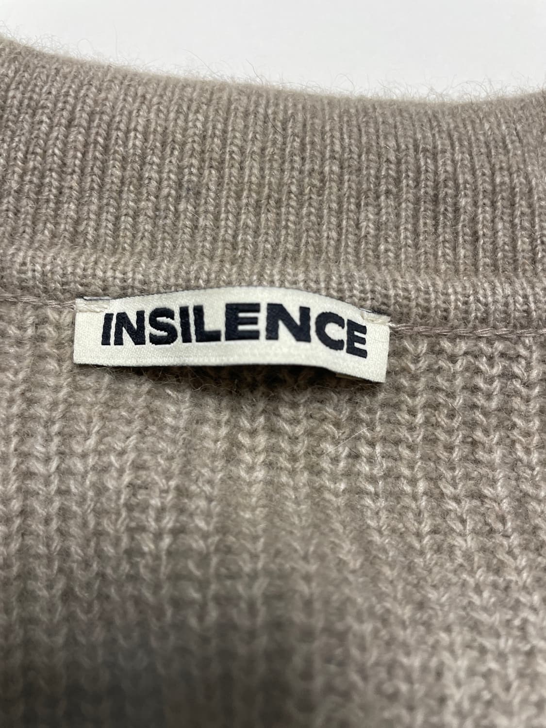 인사일런스 라쿤 카라 가디건 상품이미지3