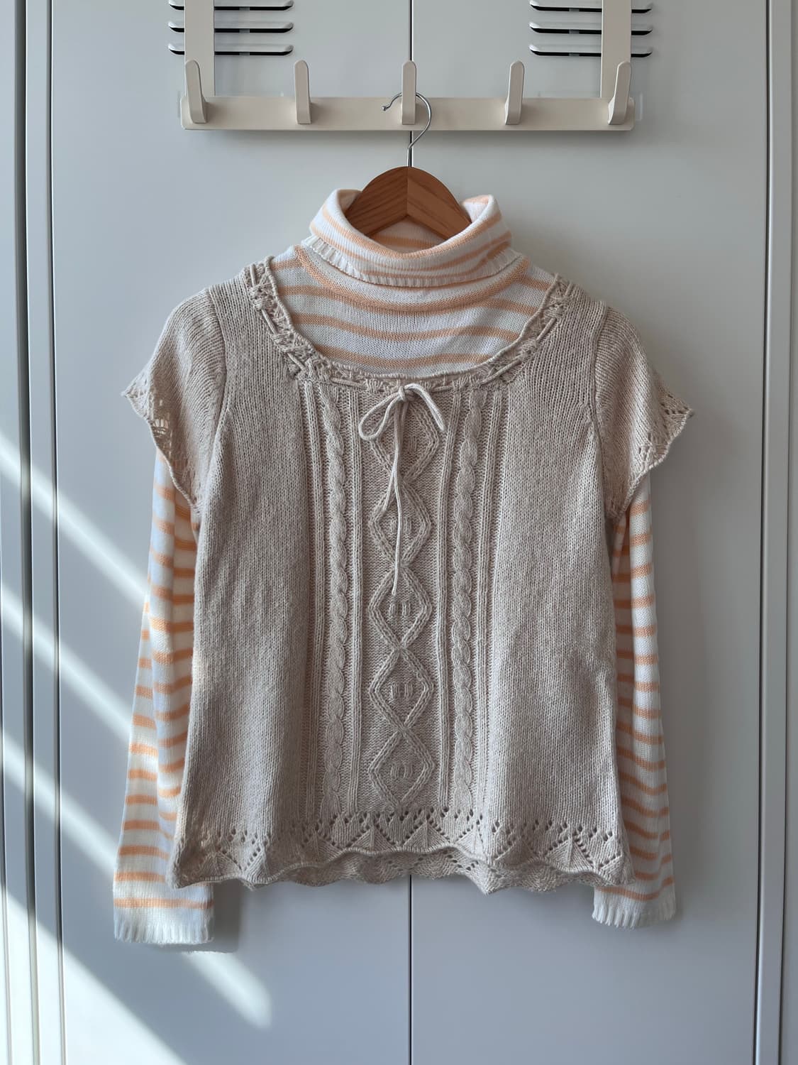 Medium 스트라이프 레이어드 목폴라 니트 상품이미지10