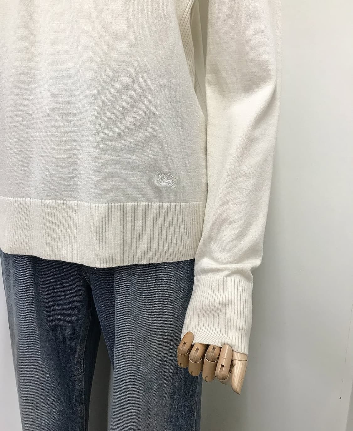 버버리 브이넥 울 니트 상품이미지8