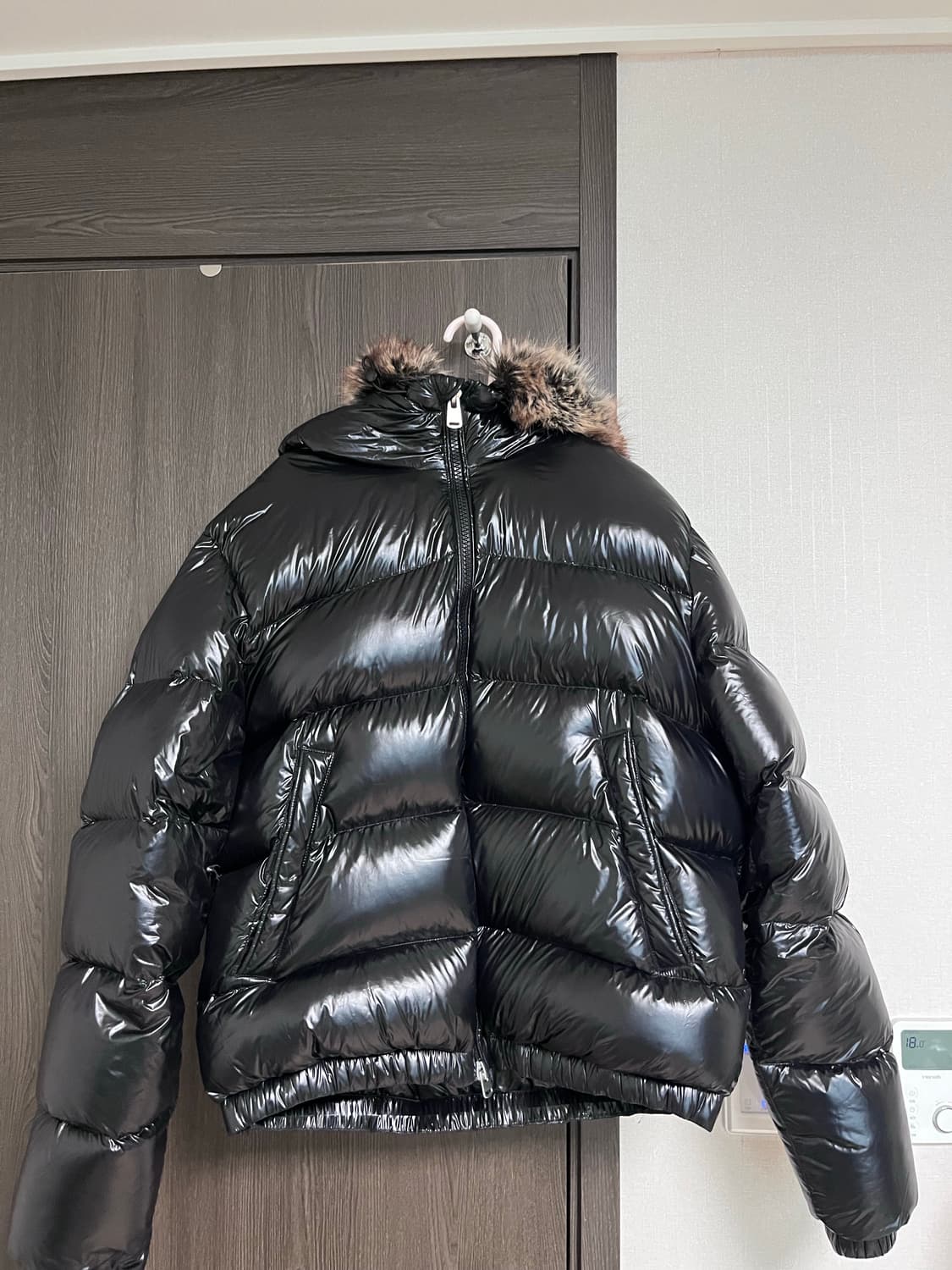 몽클레어맛 자라 유광 퍼 패딩 m 상품이미지2