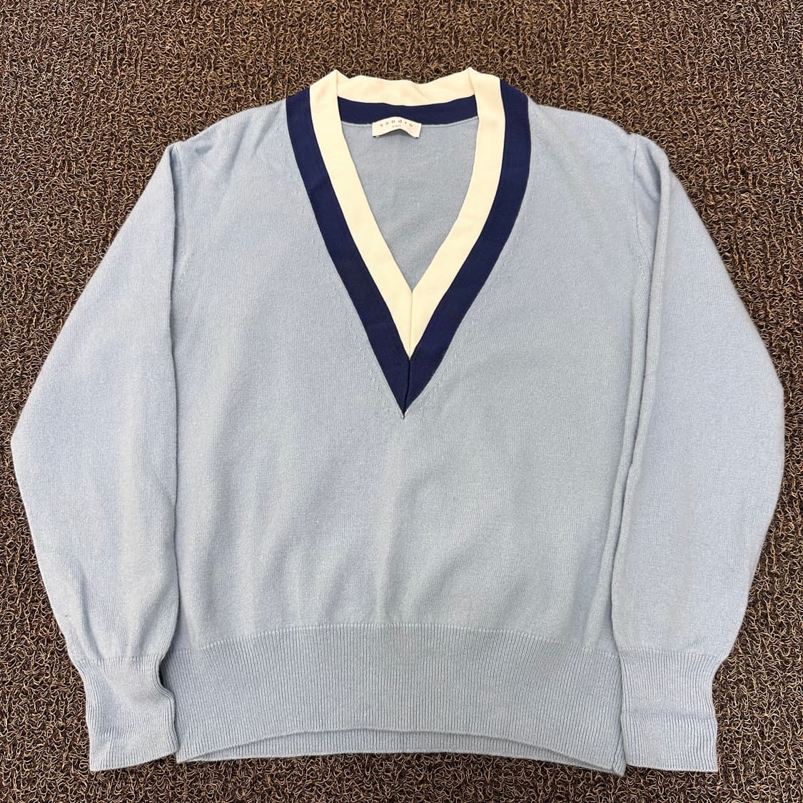 Sandro 산드로 V넥 여성 캐시미어 니트 하늘색 상품이미지3