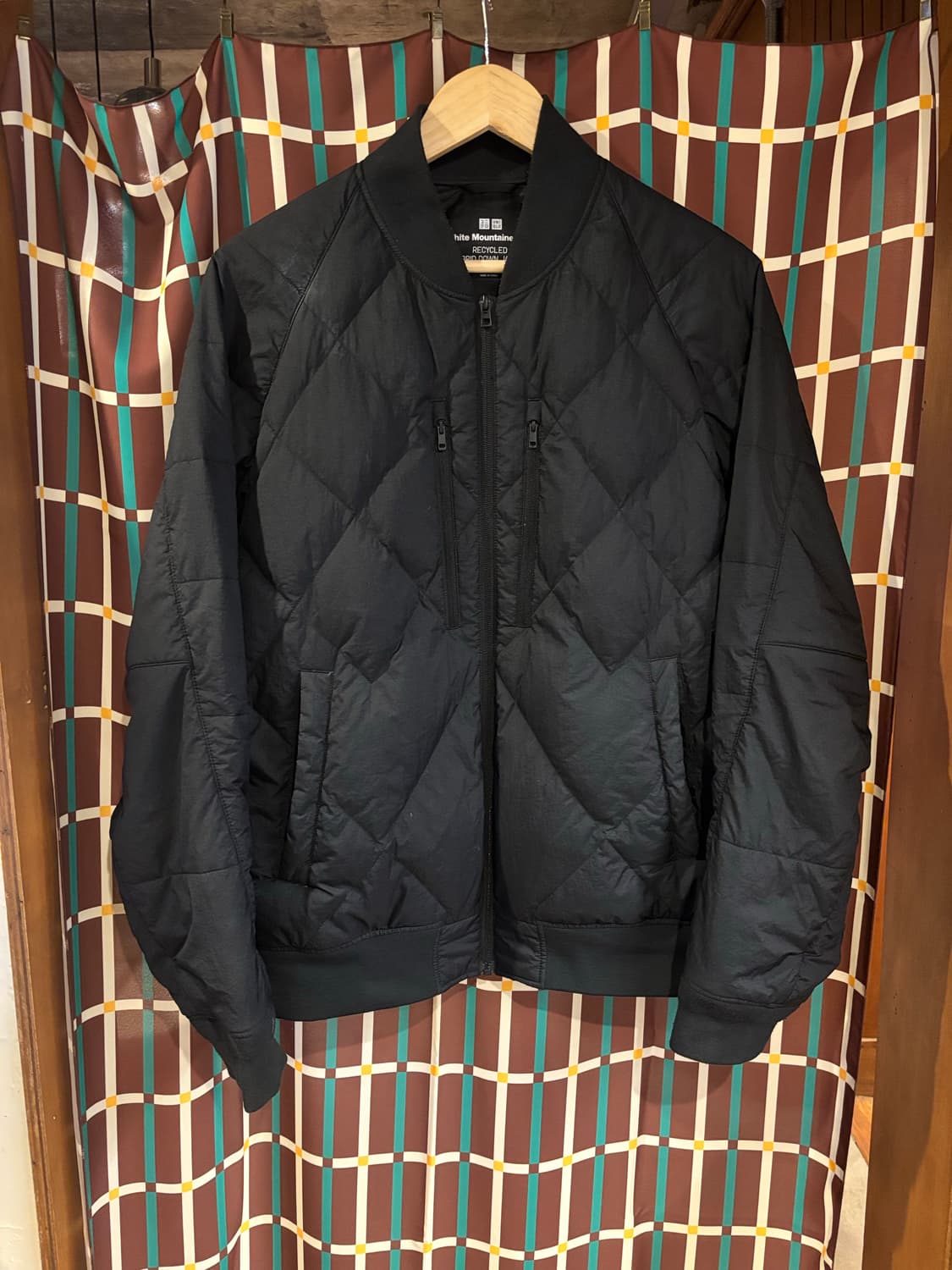 유니클로 화이트마운티니어링 하이브리드 다운자켓 상품이미지2