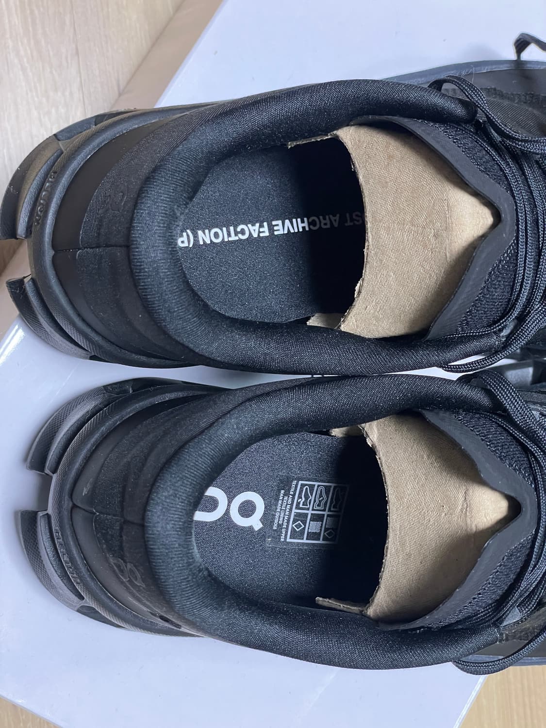 온 러닝x파프(PAF) 클라우드 몬스터(블랙) 270 사이즈 팝니다. 상품이미지3