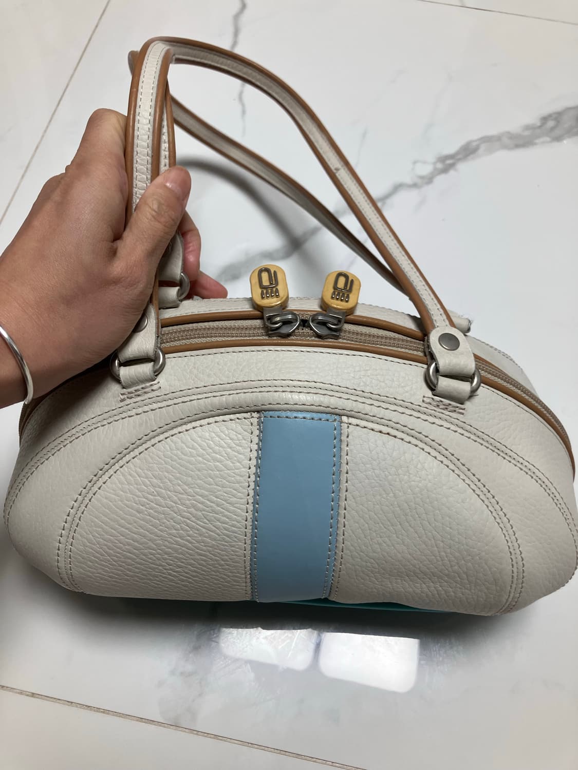 희귀 스페인 브랜드 Alaluna  시그니쳐 스트라이프 보울러 숄더백 상품이미지4