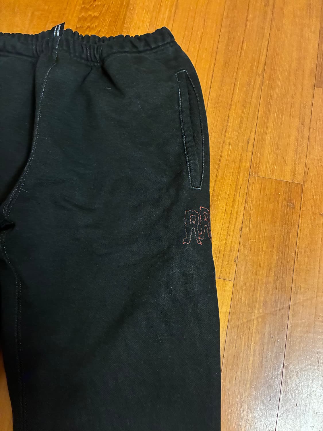 에센스룸 블라인드파일즈 스웻팬츠 상품이미지4