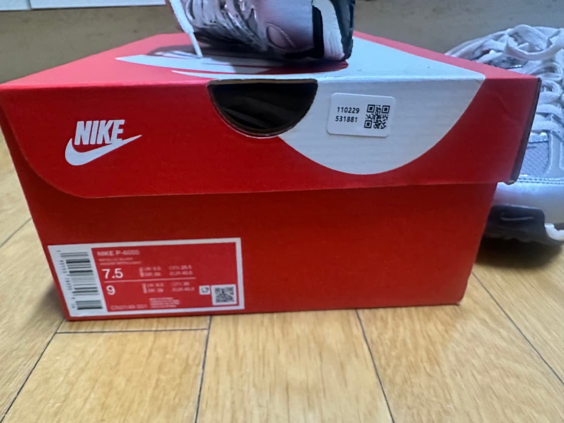 나이키 P6000 메탈릭실버 255mm 상품이미지4