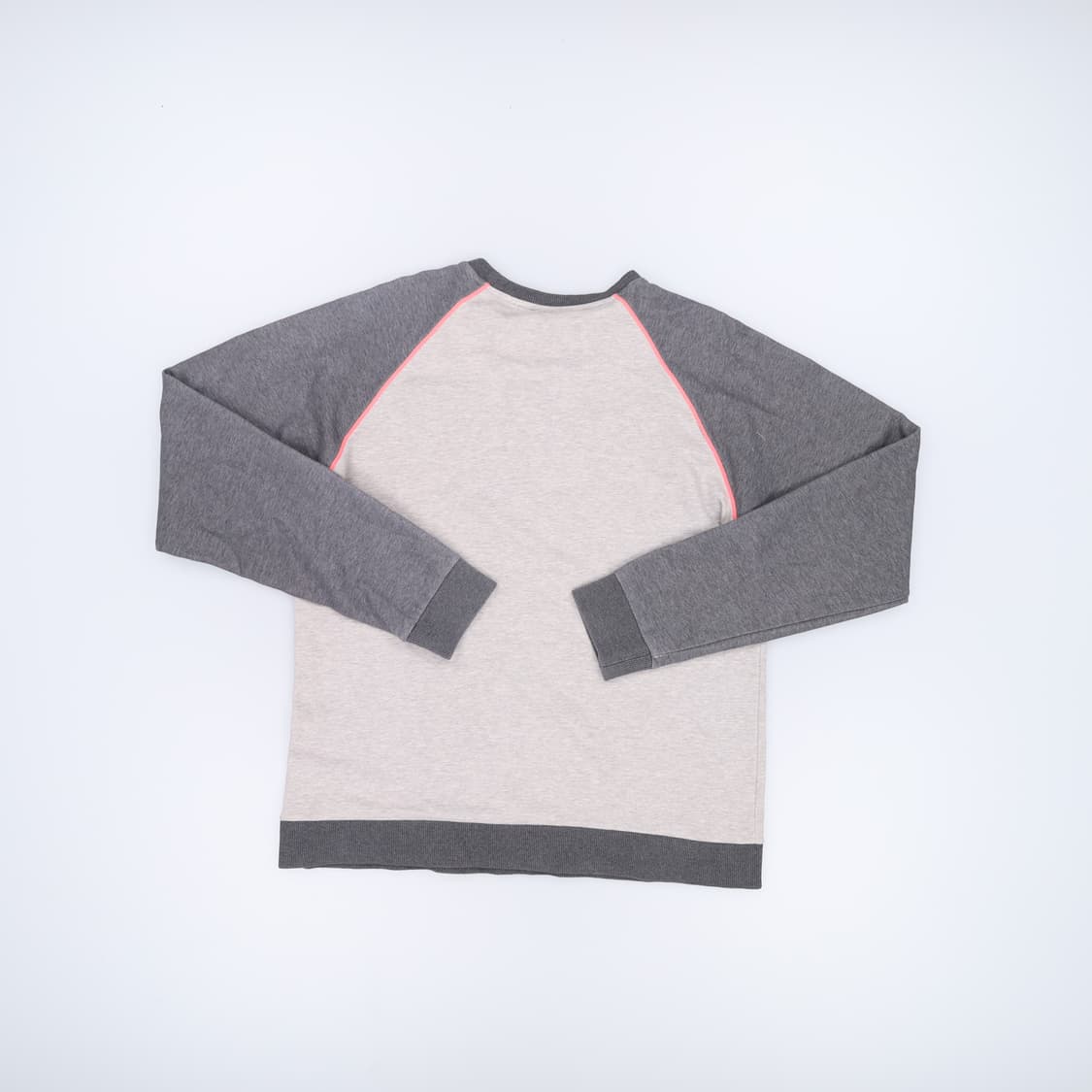 100 아디다스 에센셜베이직 맨투맨 0220H1 상품이미지2