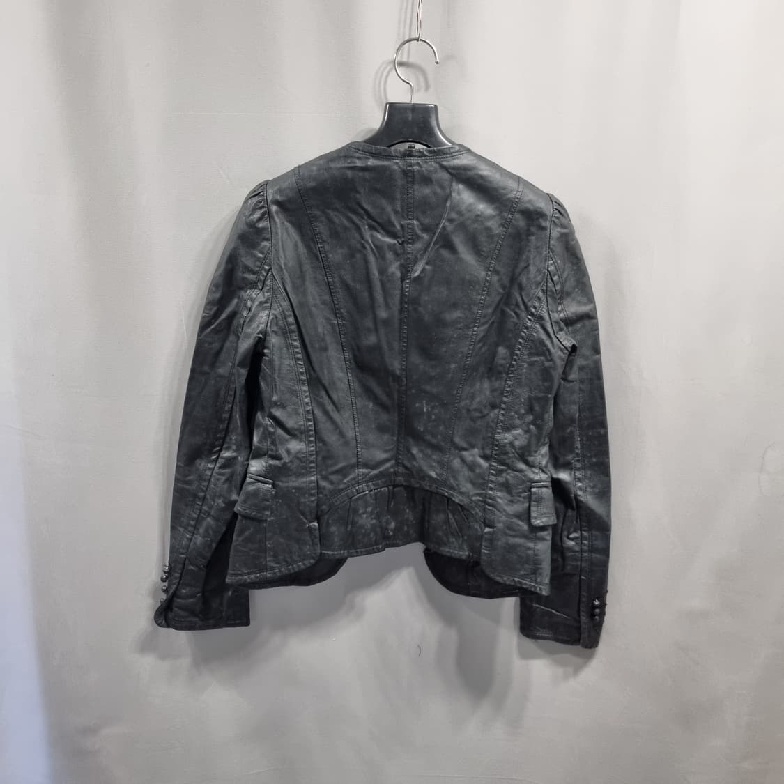 EnC 브랜드의 블랙 양가죽 블레이저 재킷 상품이미지2