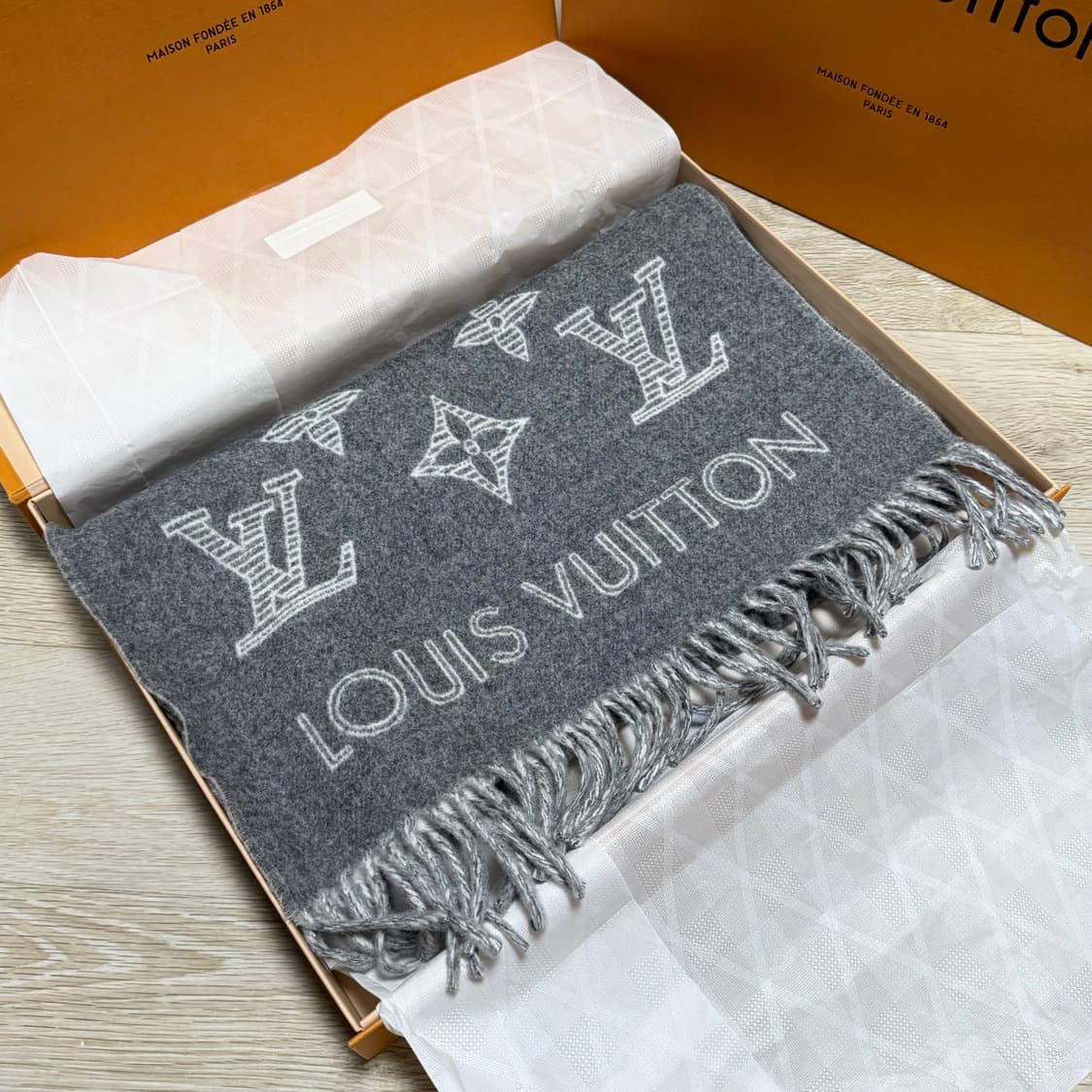 [새상품/선물가능] 루이비통 모노그램 쉐도우 머플러 목도리 상품이미지7