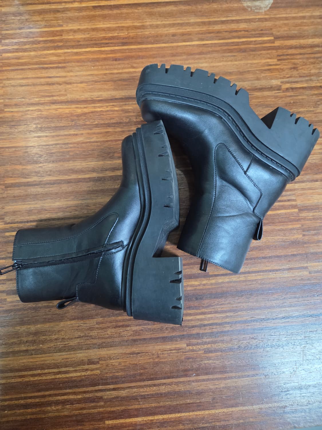 자라 트랙 솔 앵글 부츠 35 225  상품이미지1