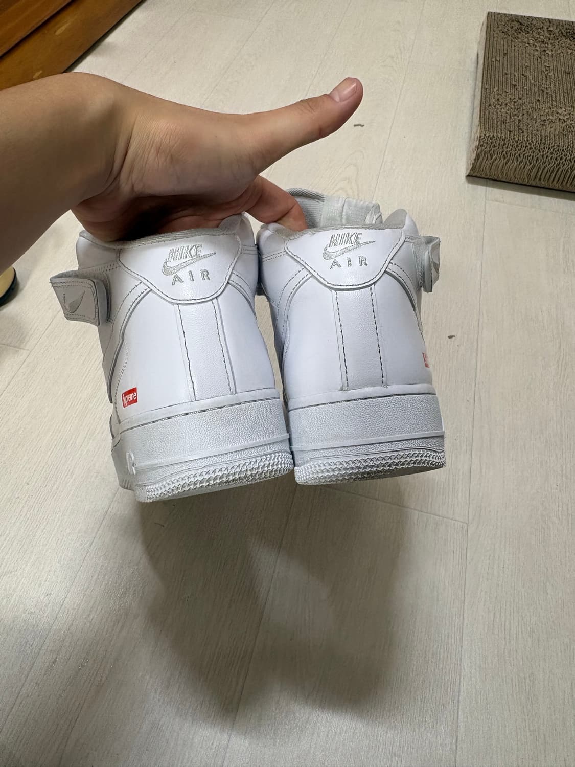 (275) 나이키 에어포스 슈프림 미드 상품이미지3