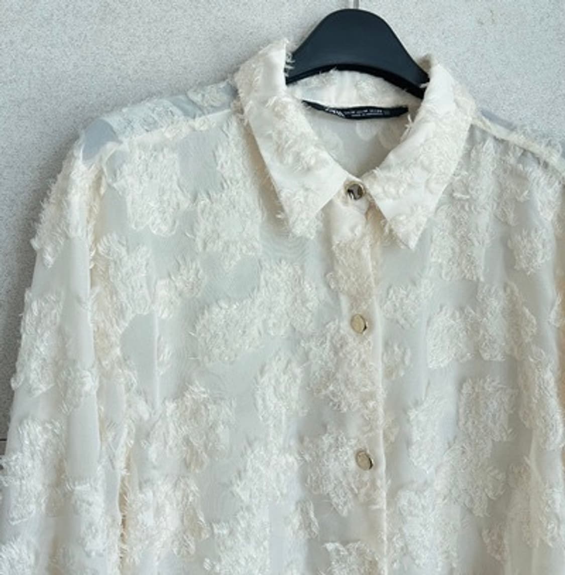 자라 컷아웃 플라워 블라우스  상품이미지4