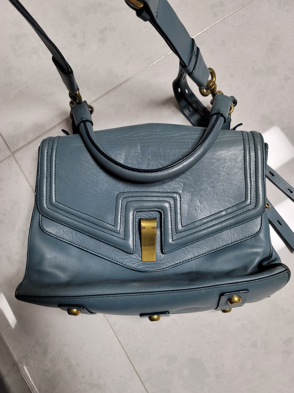 조이그라이슨 나오미 크로스백 진한하늘색

 상품이미지2