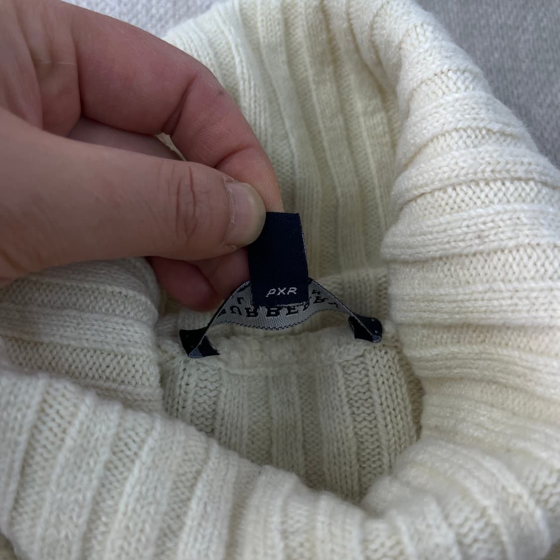 W 95 버버리 노바체크 엘보우 패치 터틀넥 울 니트 상품이미지4