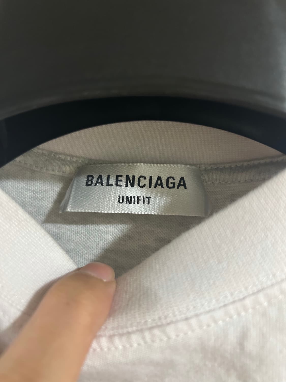 발렌시아가 업사이드다운 반팔 티셔츠 화이트 상품이미지4