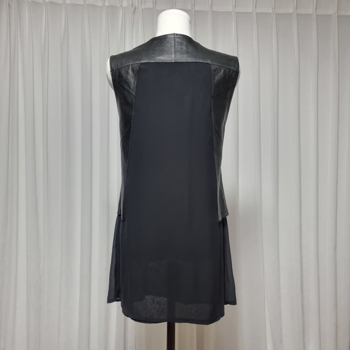 디데무 양가죽100 레더 조끼 레이어드 베스트 (55-날씬66쯤) 상태굿 상품이미지3