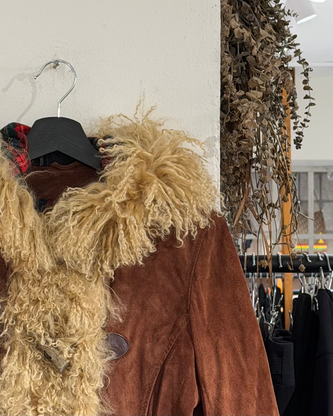 돌체앤가바나 브라운 스웨이드 양털 트리밍 더플 코트 상품이미지3