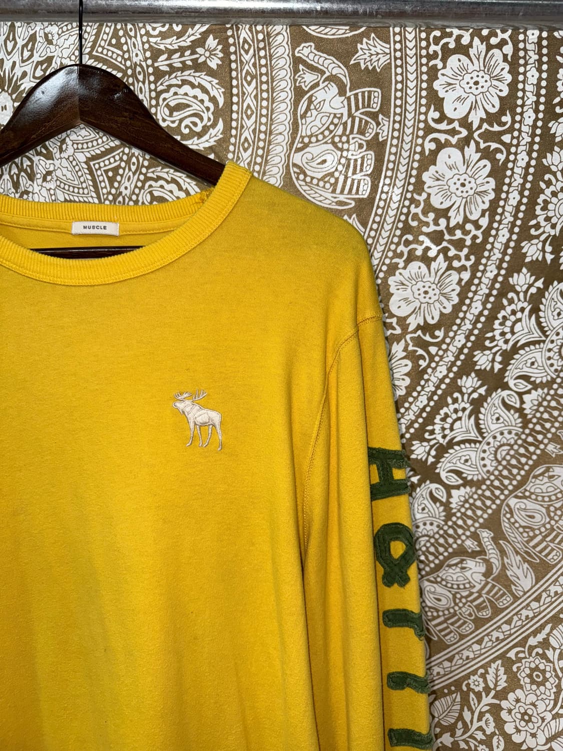 아베크롬비 머슬핏 옐로우 자수 롱슬리브 상품이미지3