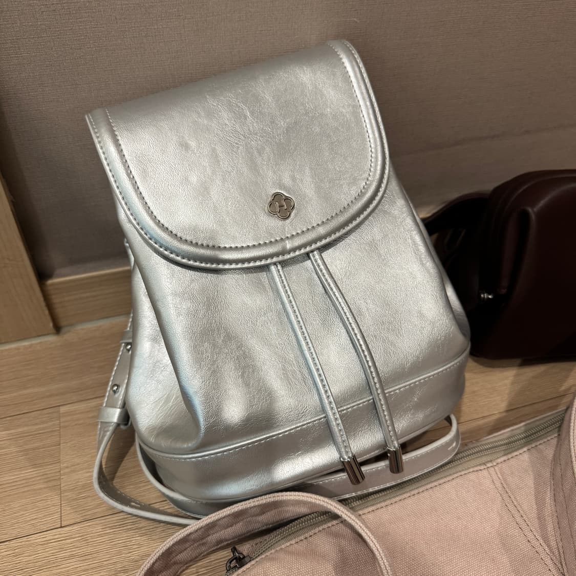 히어리 실버 백팩 상품이미지2