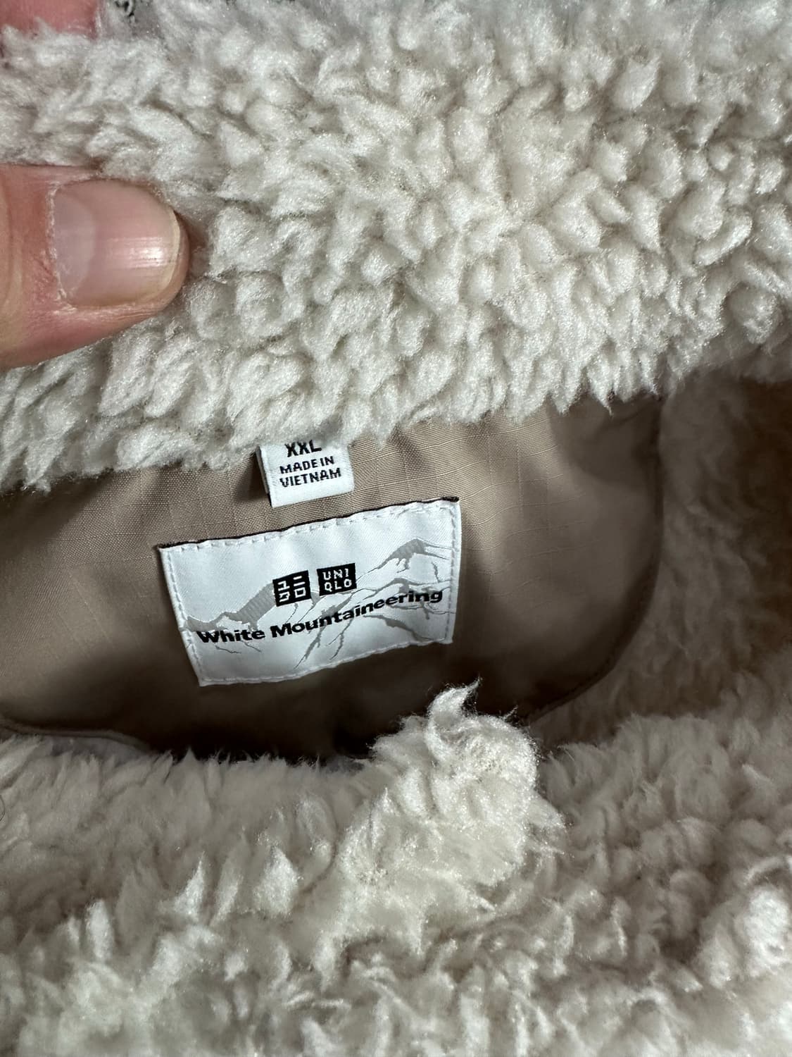 유니클로 화이트 마운티니어 풀오버 후리스 상품이미지3