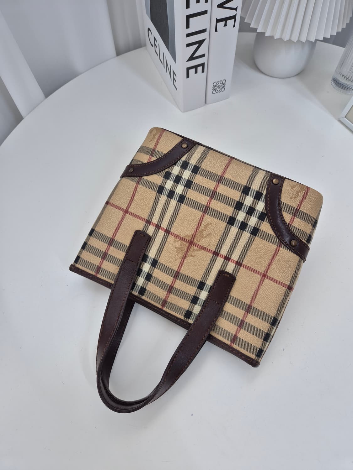 버버리 노바체크 미니 토트백 상품이미지9