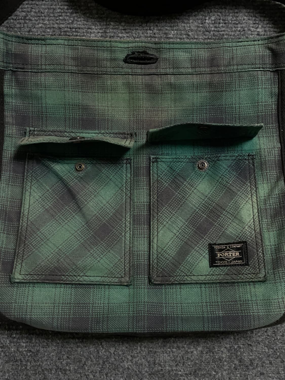 포터 체크 리버시블 숄더백 상품이미지4