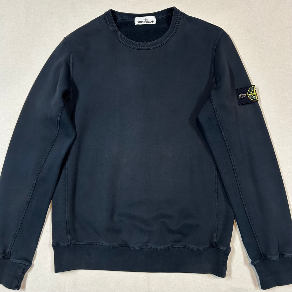 L) 스톤아일랜드 블랙 와펜 맨투맨 스웨트셔츠 상품이미지2