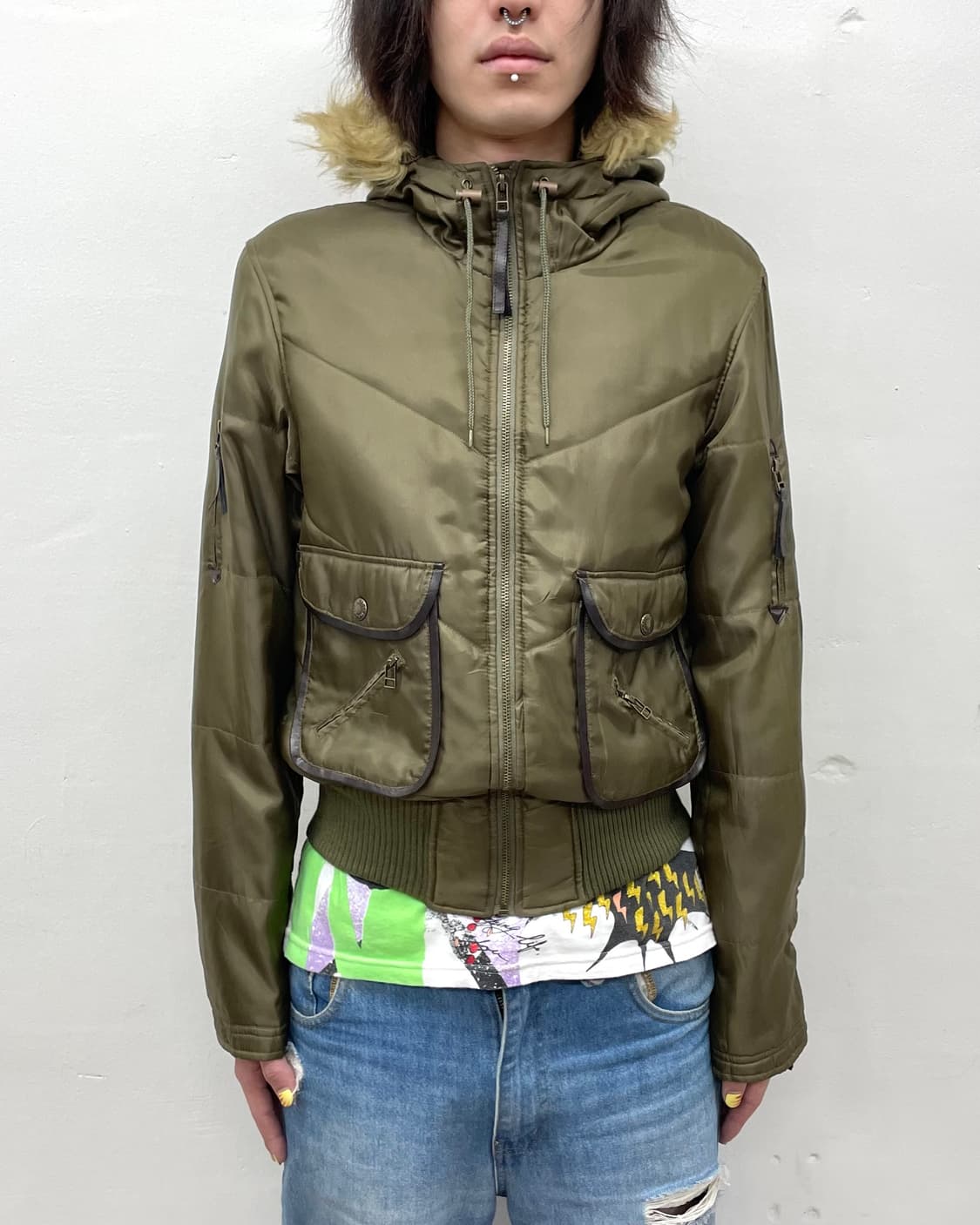 Two-Pocket Glossy Khaki Padded  상품이미지1