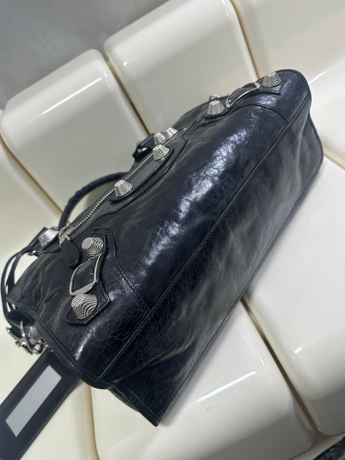 [A 정품] 발렌시아가 자이언트 시티 모터백 미디움 블랙 상품이미지5