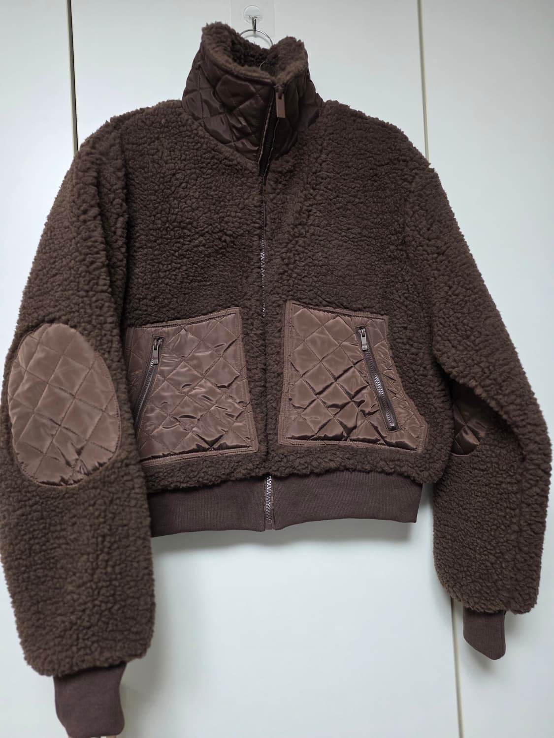 알로쉐르파브라운퀼팅배색뽀글이M 상품이미지2