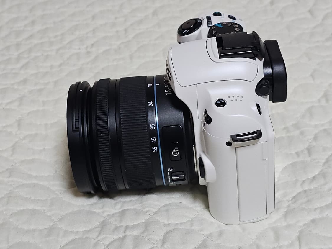 삼성 NX10 미러리스 카메라 화이트 박스 세트 상품이미지5