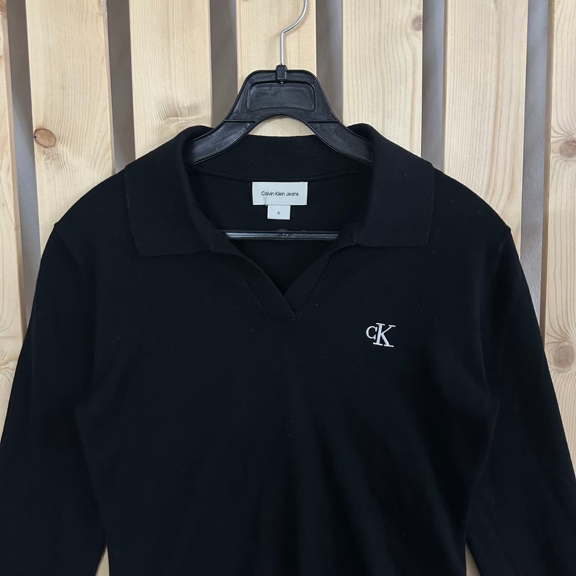 (S) 캘빈클라인 블랙 크롭 니트 카라티 상품이미지3