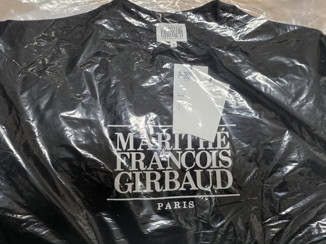 마리떼 프랑소와 저버 블랙 맨투맨  상품이미지1