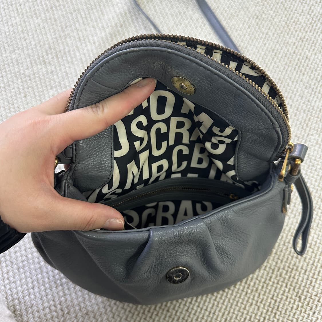 실측확인 마크제이콥스 클랙식 크로스백 0409D 상품이미지5