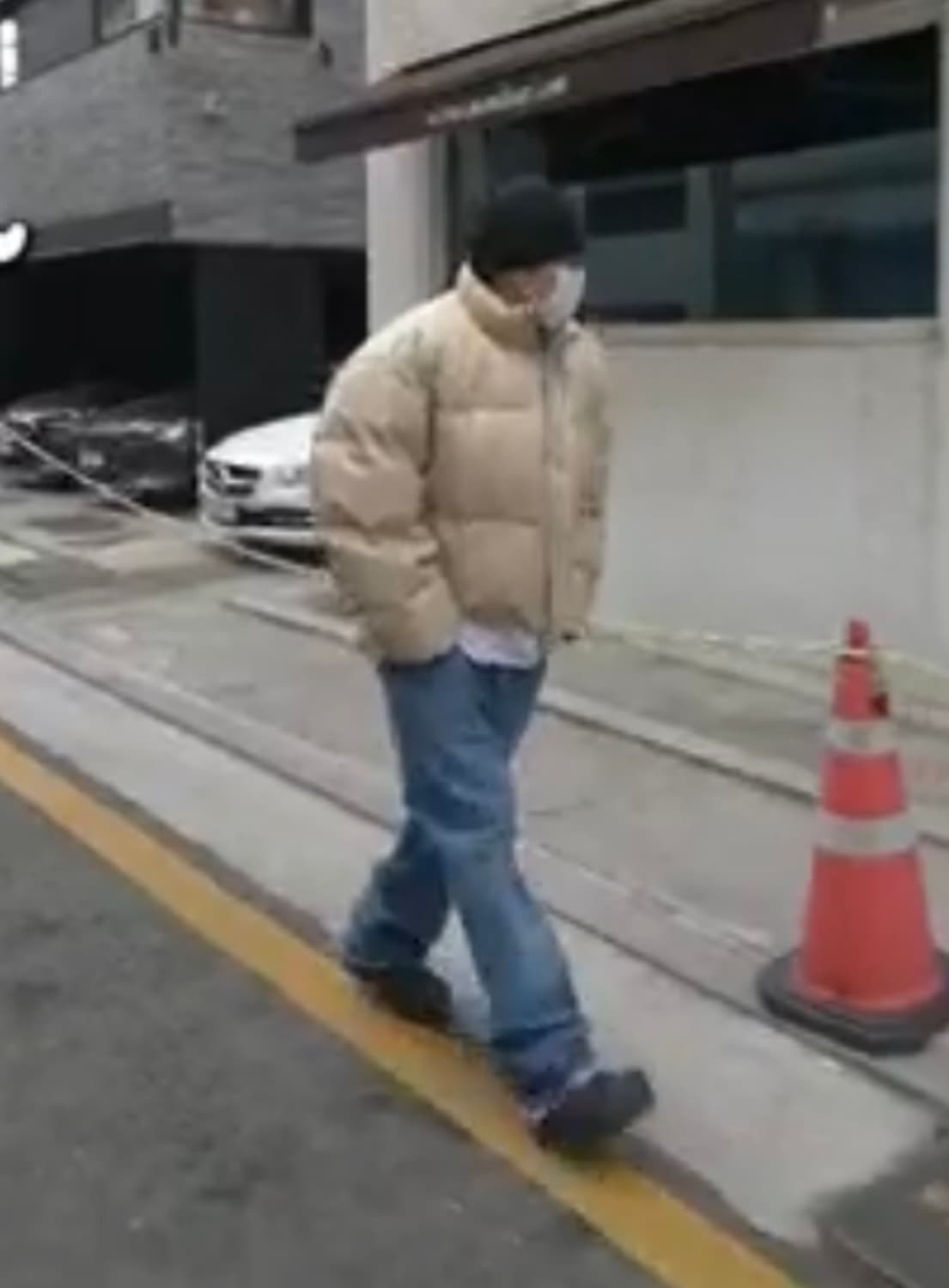 아모멘토 비건 레더 패딩 베이지 03 상품이미지8