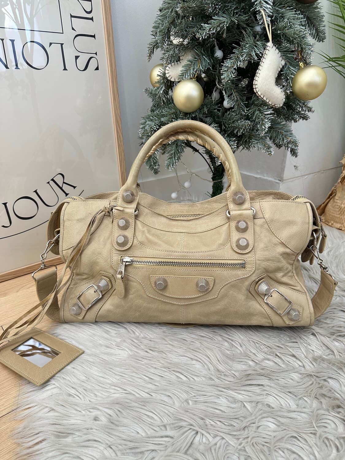 [A 정품] 발렌시아가 시티 모터백 파트타임 아이보리 상품이미지1